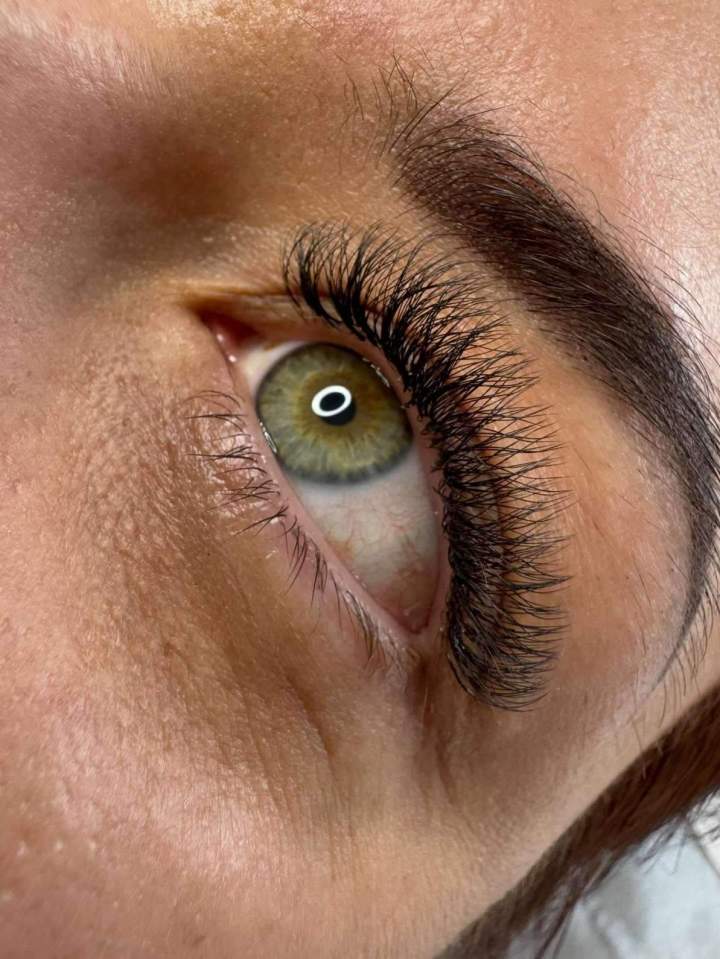 Rehaussement de cils Viuz-en-Sallaz